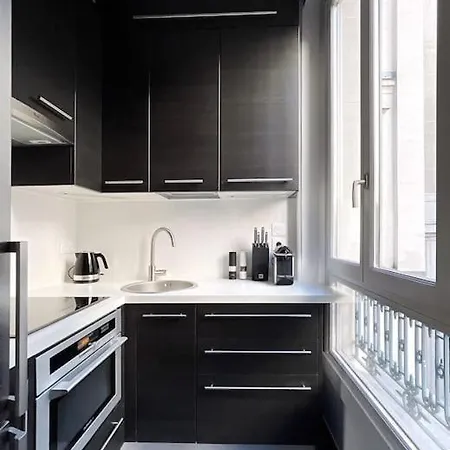 Champs-elysees 5 Etoiles Apartament *